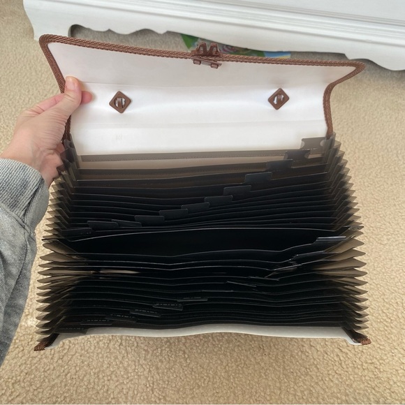 26-Pocket Expandable Case File Floral & Polkadot NWT - Picture 5 of 6